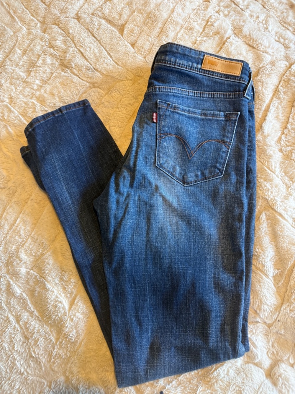 Levi's Women's Medium Dark Blue Skinny Jeans